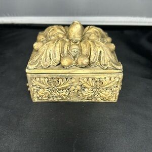 ❗️sold❗️ Hen-Feather Company trinket box King of Prussia, PA